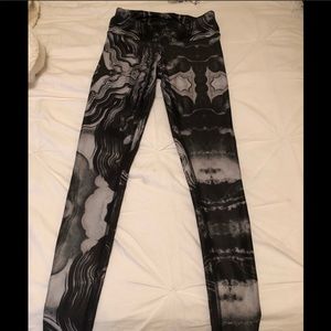 Alo Yoga marble leggings